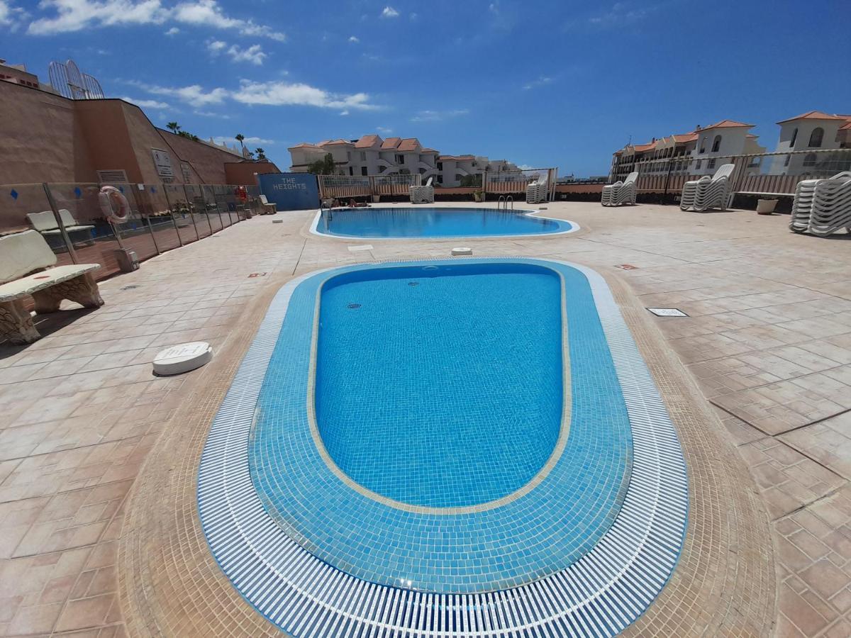 The Heights Deluxe Apartment Арона Екстериор снимка